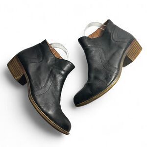 Lucky Brand Black leather ankle boots 8.5